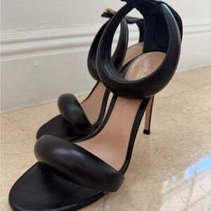 Gianvito Rossi Black Leather Heels